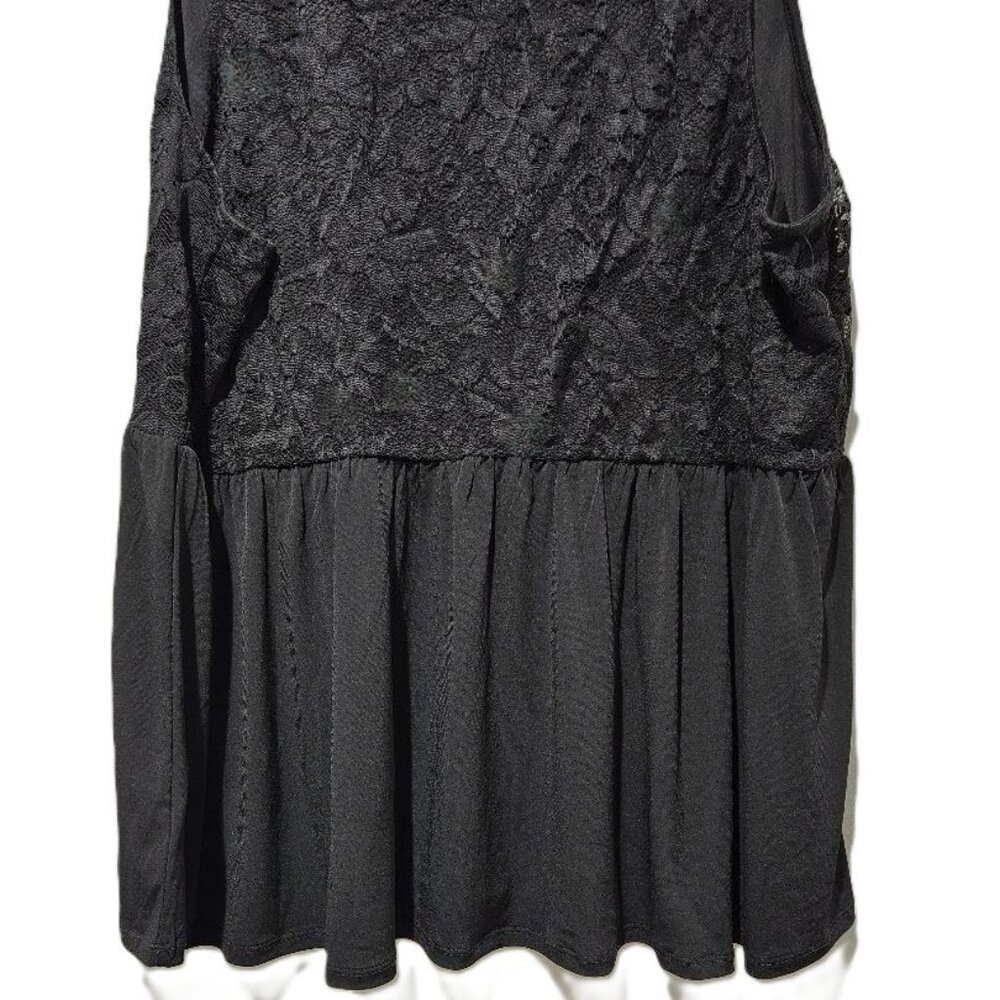 TORRID BLACK LACE BABY DOLL SLEEVELESS KEYHOLE TOP 2 - Picture 7 of 11